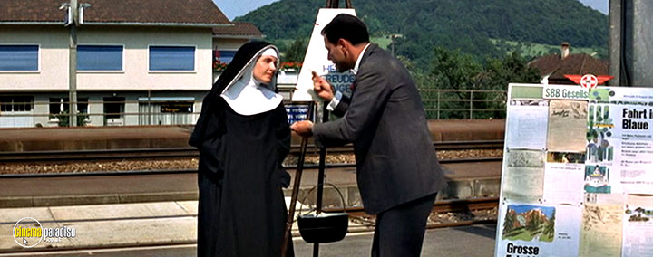 A still #10 from Inspector Clouseau (1968)