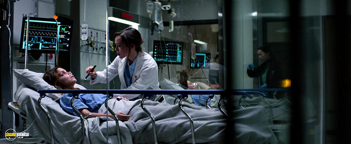 A still #46 from Flatliners (2017)