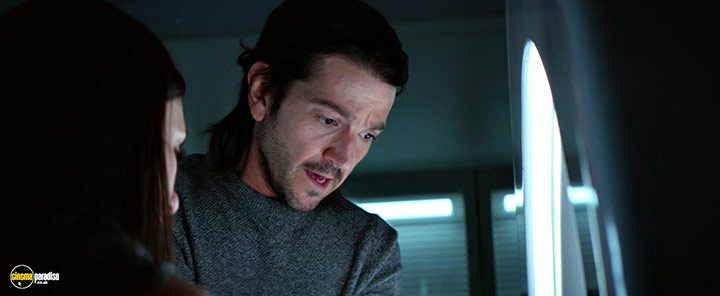 A still #45 from Flatliners (2017)