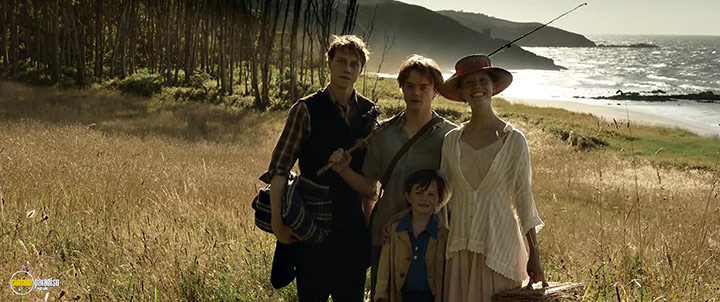 A still #17 from The Secret of Marrowbone (2017)