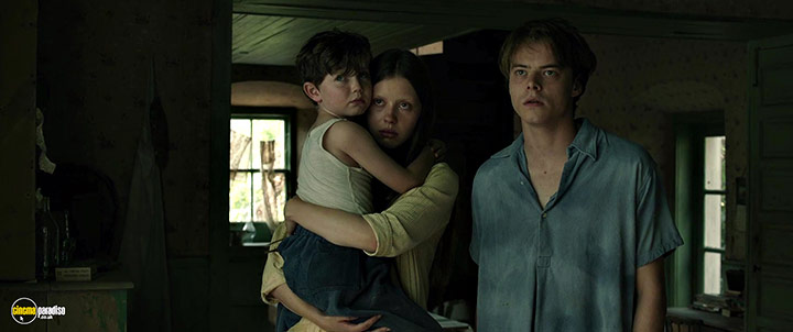 A still #15 from The Secret of Marrowbone (2017)