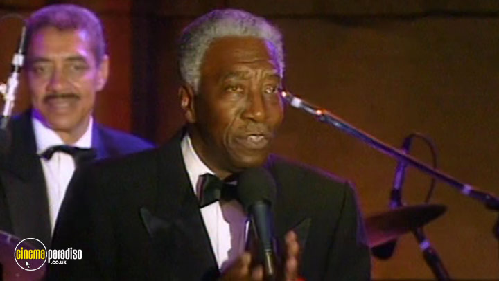 A still #2 from Joe Williams with George Shearing: A Song is Born (1991)