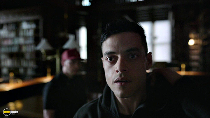 A still #44 from Mr. Robot: Series 3 (2017)