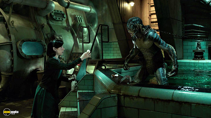 A still #9 from The Shape of Water (2017)