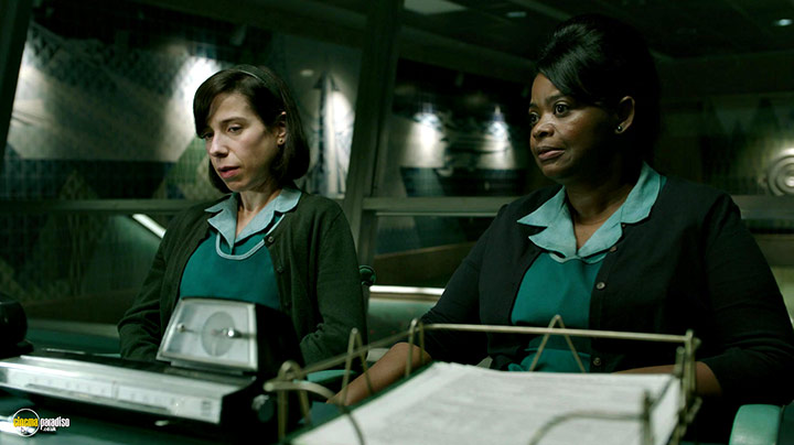A still #8 from The Shape of Water (2017)