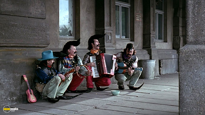 A still #27 from Leningrad Cowboys Go America (1989)