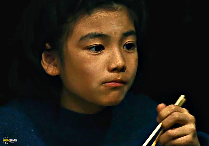 A still #2 from Shoplifters (2018)