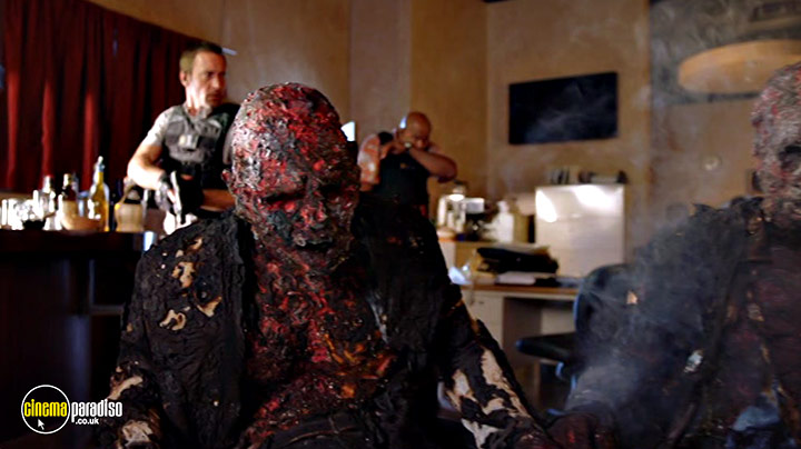 A still #24 from Hawaii Five-0: Series 8 (2017)