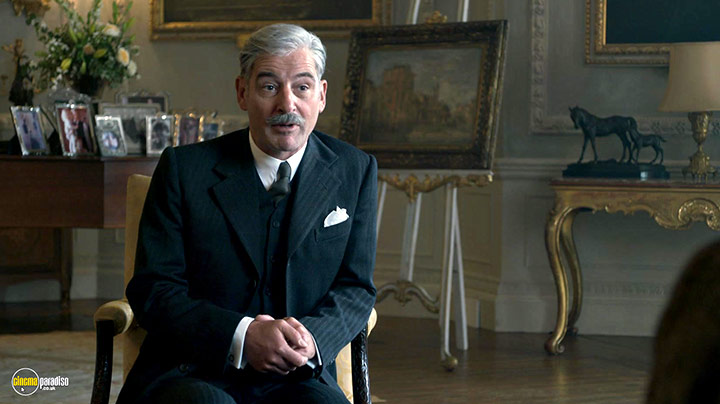 A still #8 from The Crown: Series 2 (2017)