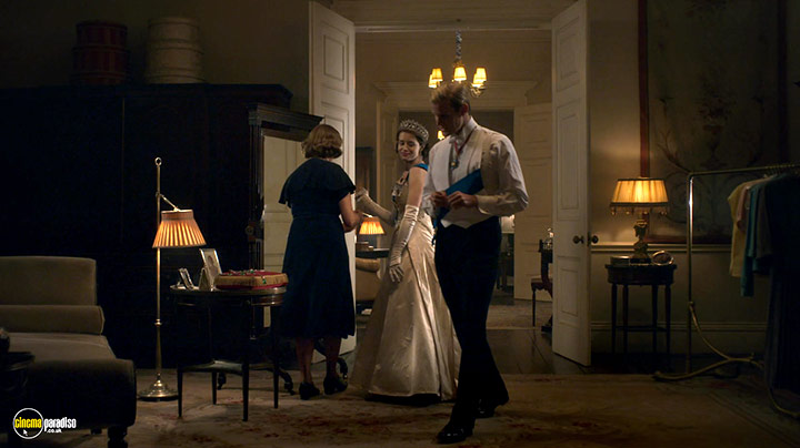 A still #22 from The Crown: Series 2 (2017)