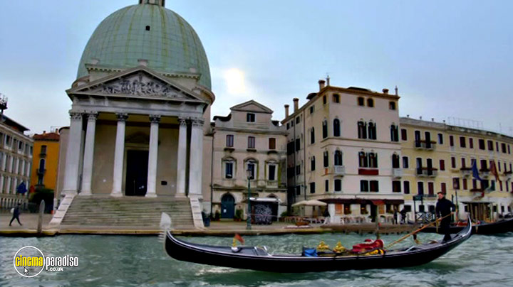 A still #16 from Travel Man: Series 2 (2016)