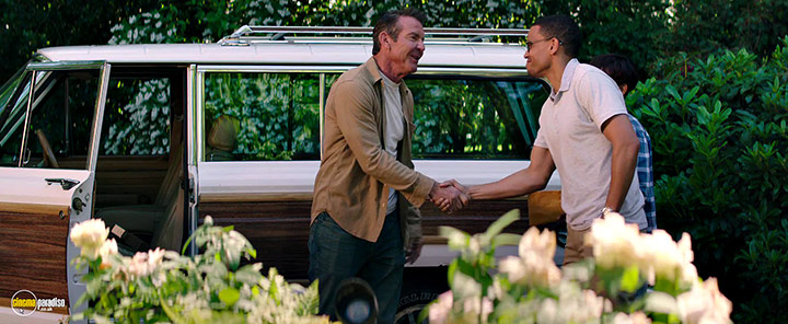 A still #13 from The Intruder (2019)