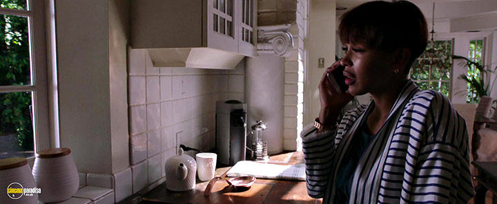 A still #5 from The Intruder (2019)