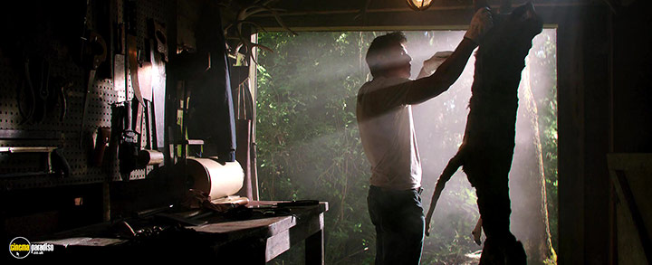 A still #8 from The Intruder (2019)