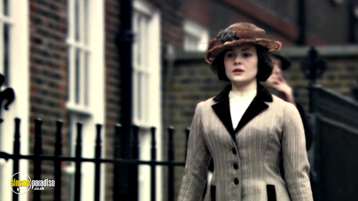 A still #16 from Enid (2009)