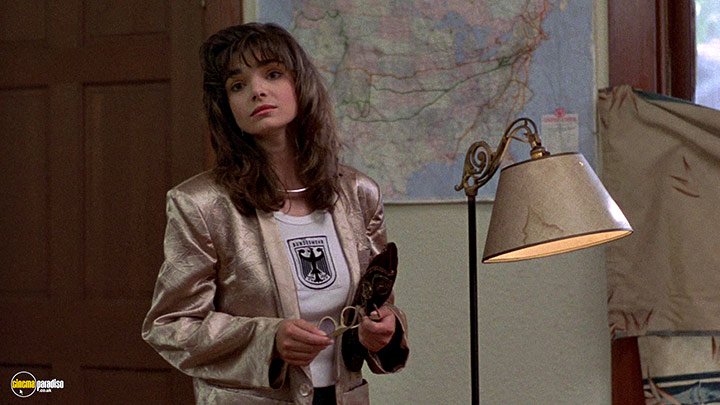 A still #18 from Sex, Lies and Videotape (1989)