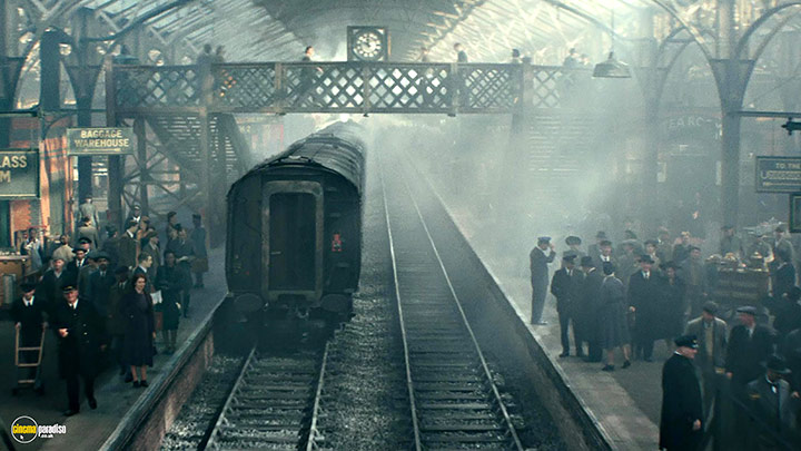 A still #25 from Christopher Robin (2018)