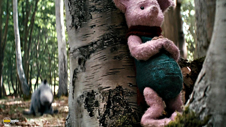 A still #21 from Christopher Robin (2018)