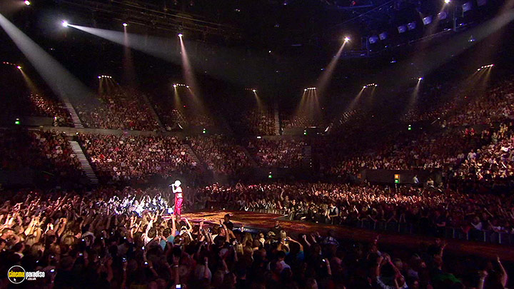 A still #13 from Pink: Funhouse Tour: Live in Australia (2009)
