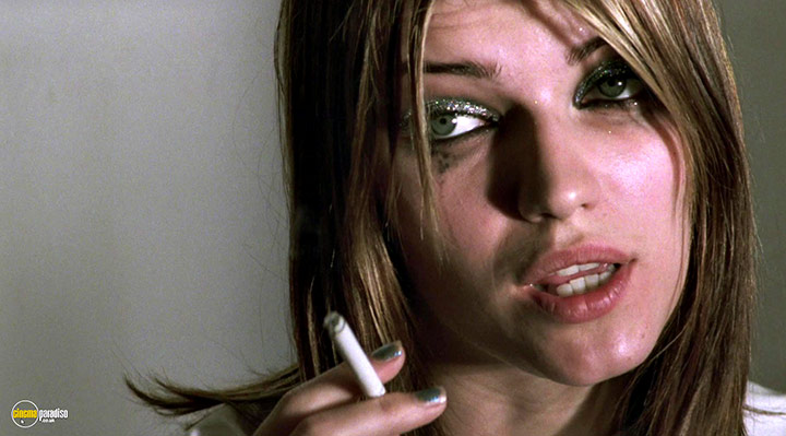 A still #6 from Crazy Six (1997)
