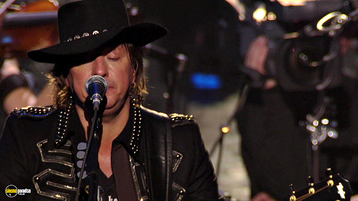 A still #2 from Bon Jovi: Live at Madison Square Garden (2009)