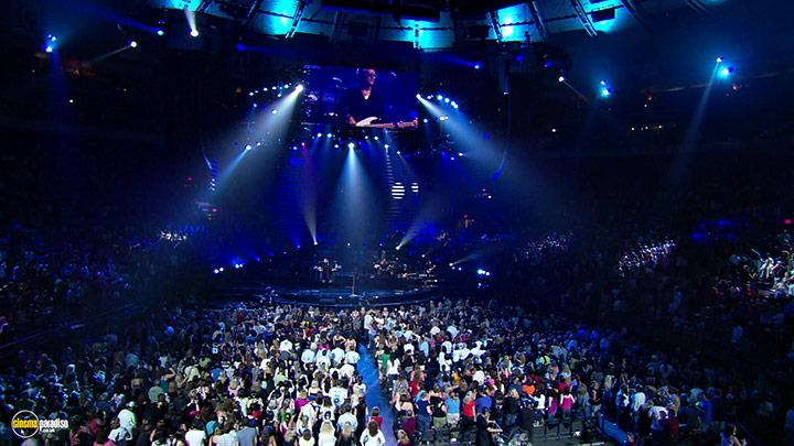 A still #8 from Bon Jovi: Live at Madison Square Garden (2009)