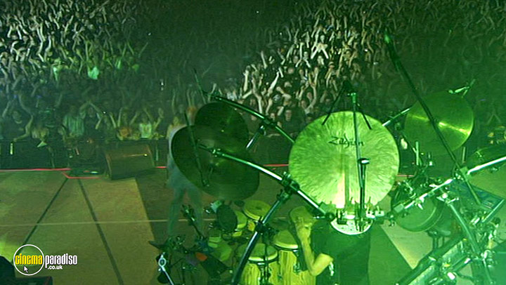 A still #15 from Faithless: Live at Alexandra Palace (2005)