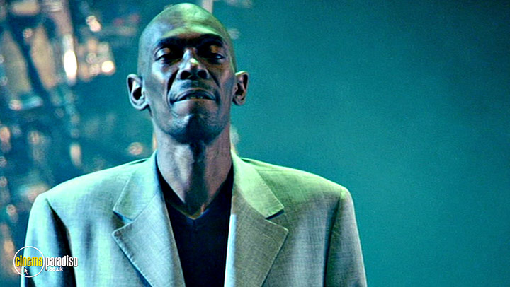 A still #1 from Faithless: Live at Alexandra Palace (2005)