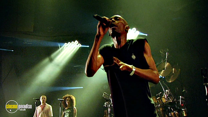 A still #12 from Faithless: Live at Alexandra Palace (2005)