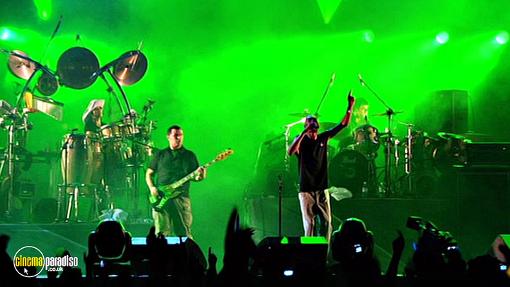A still #6 from Faithless: Live at Alexandra Palace (2005)