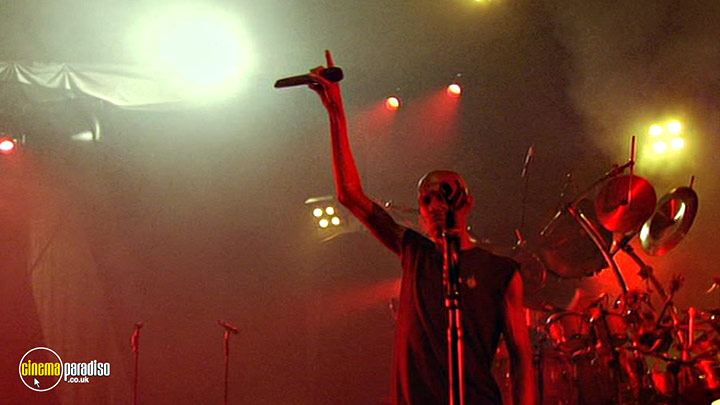 A still #5 from Faithless: Live at Alexandra Palace (2005)
