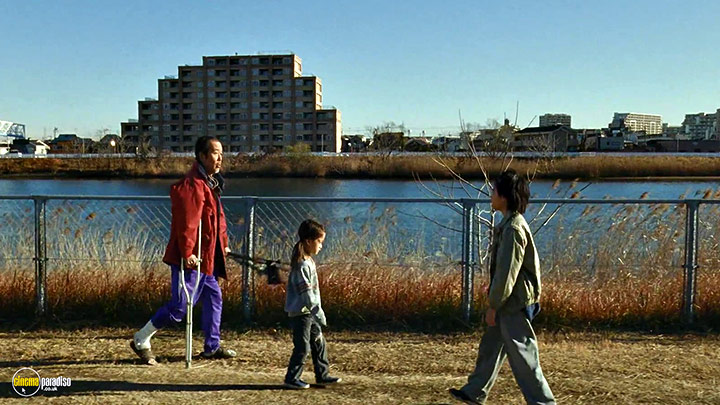 A still #19 from Shoplifters (2018)