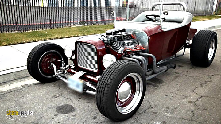 A still #12 from Counting Cars: Series 2 (2013)