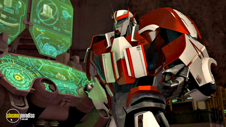 A still #28 from Transformers Prime: Series 1: Part 5 (2011)