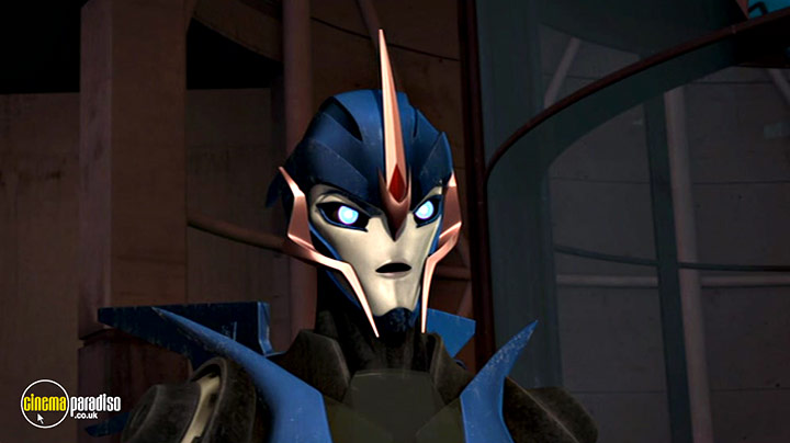 A still #18 from Transformers Prime: Series 1: Part 5 (2011)