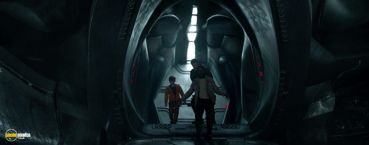 A still #21 from The Predator (2018)