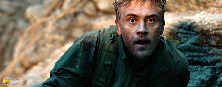 A still #24 from The Predator (2018)