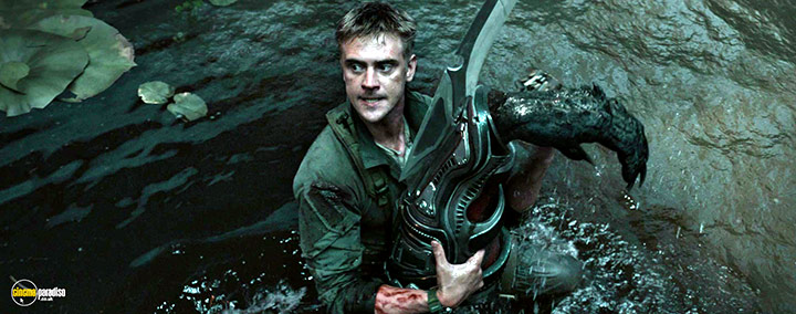 A still #18 from The Predator (2018)