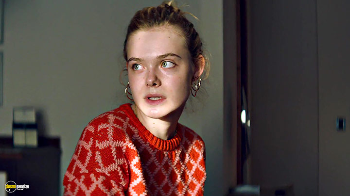 A still #21 from Teen Spirit (2018)