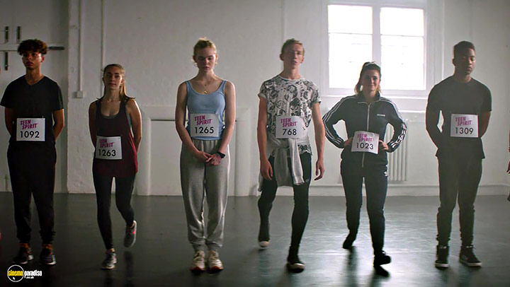 A still #20 from Teen Spirit (2018)