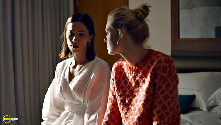 A still #16 from Teen Spirit (2018)