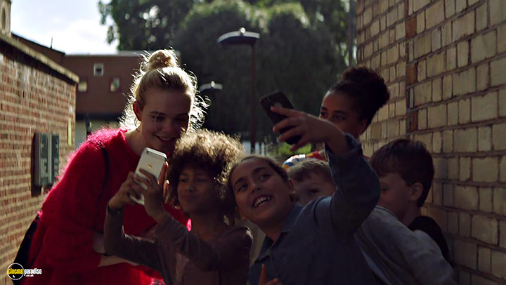 A still #17 from Teen Spirit (2018)