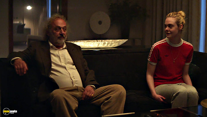 A still #15 from Teen Spirit (2018)