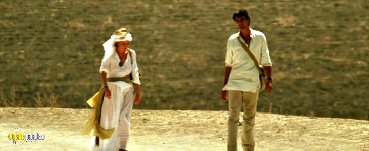A still #19 from And Now Ladies and Gentlemen (2002)