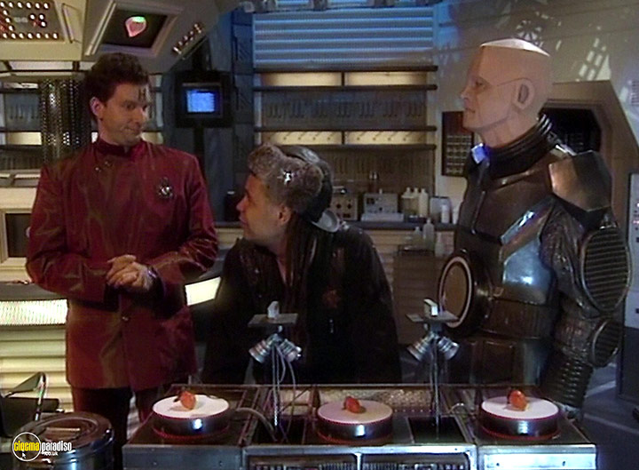 A still #18 from Red Dwarf: Series 5 (1992)