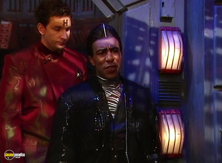 A still #16 from Red Dwarf: Series 5 (1992)