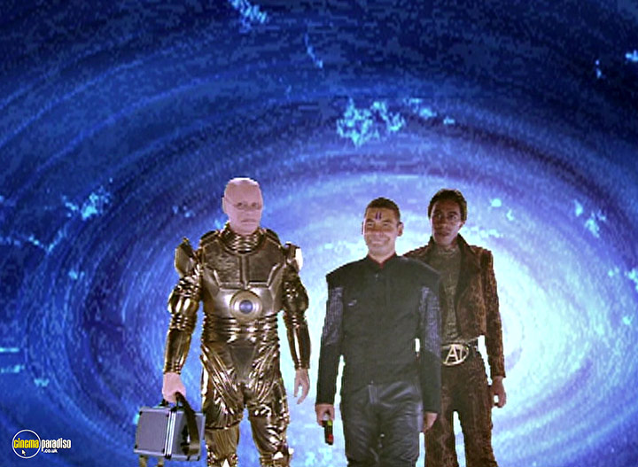 A still #17 from Red Dwarf: Series 7 (1997)