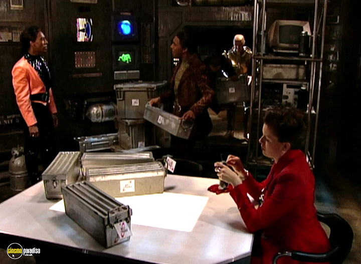 A still #15 from Red Dwarf: Series 7 (1997)