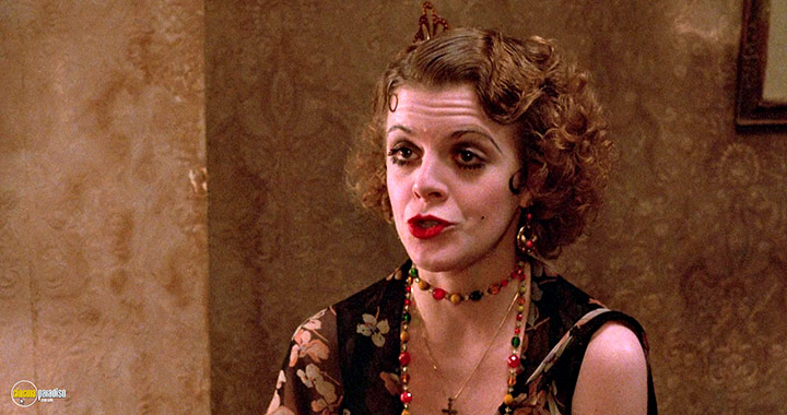 A still #4 from The Purple Rose of Cairo (1985)