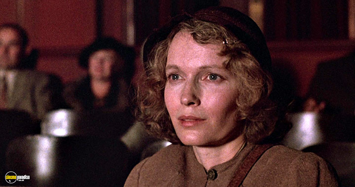 A still #3 from The Purple Rose of Cairo (1985)